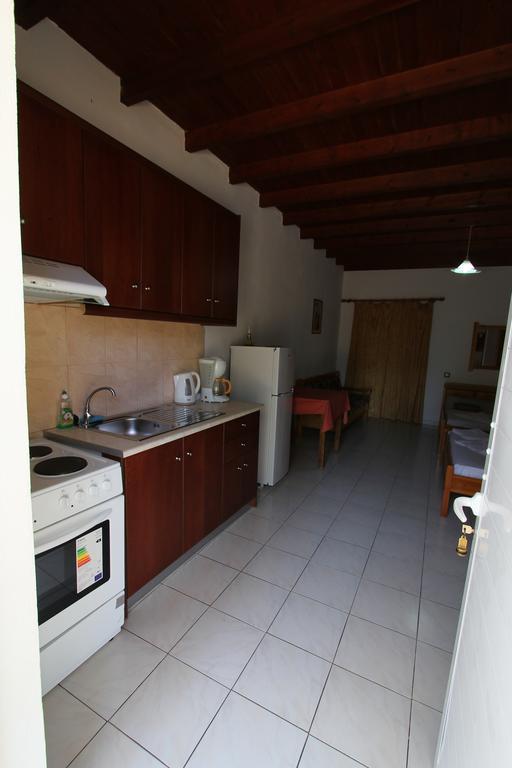 Ledakis Studios Frangokásztelo Szoba fotó